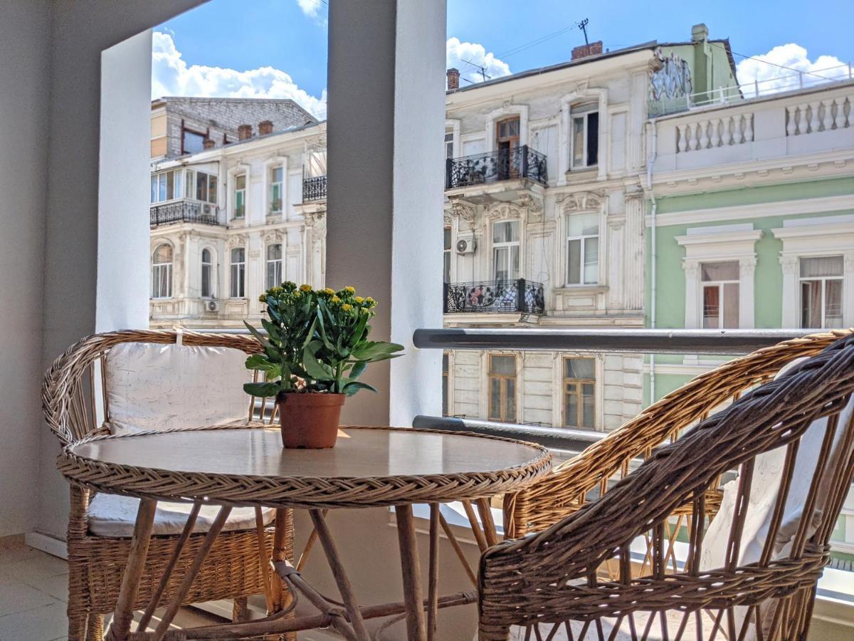 Paradis Odessa Apartments Екстер'єр фото