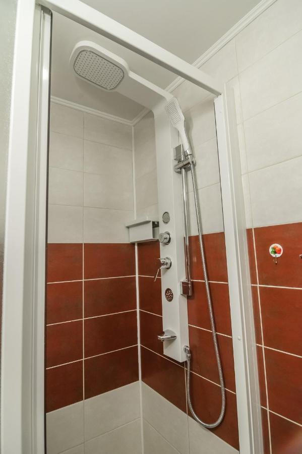 Paradis Odessa Apartments Екстер'єр фото