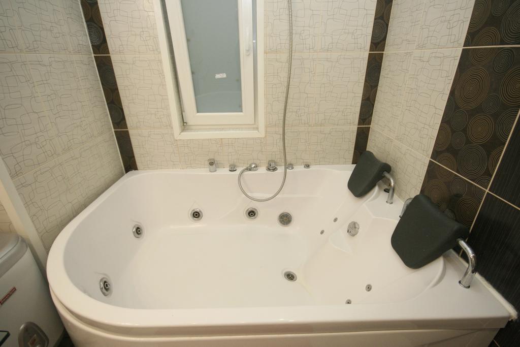 Paradis Odessa Apartments Екстер'єр фото
